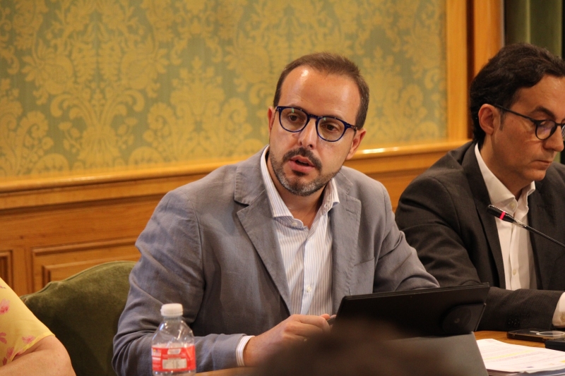 Juan Guadalajara alerta de que la falta de transparencia de Dolz ya afecta incluso a los propios concejales y servicios municipales
